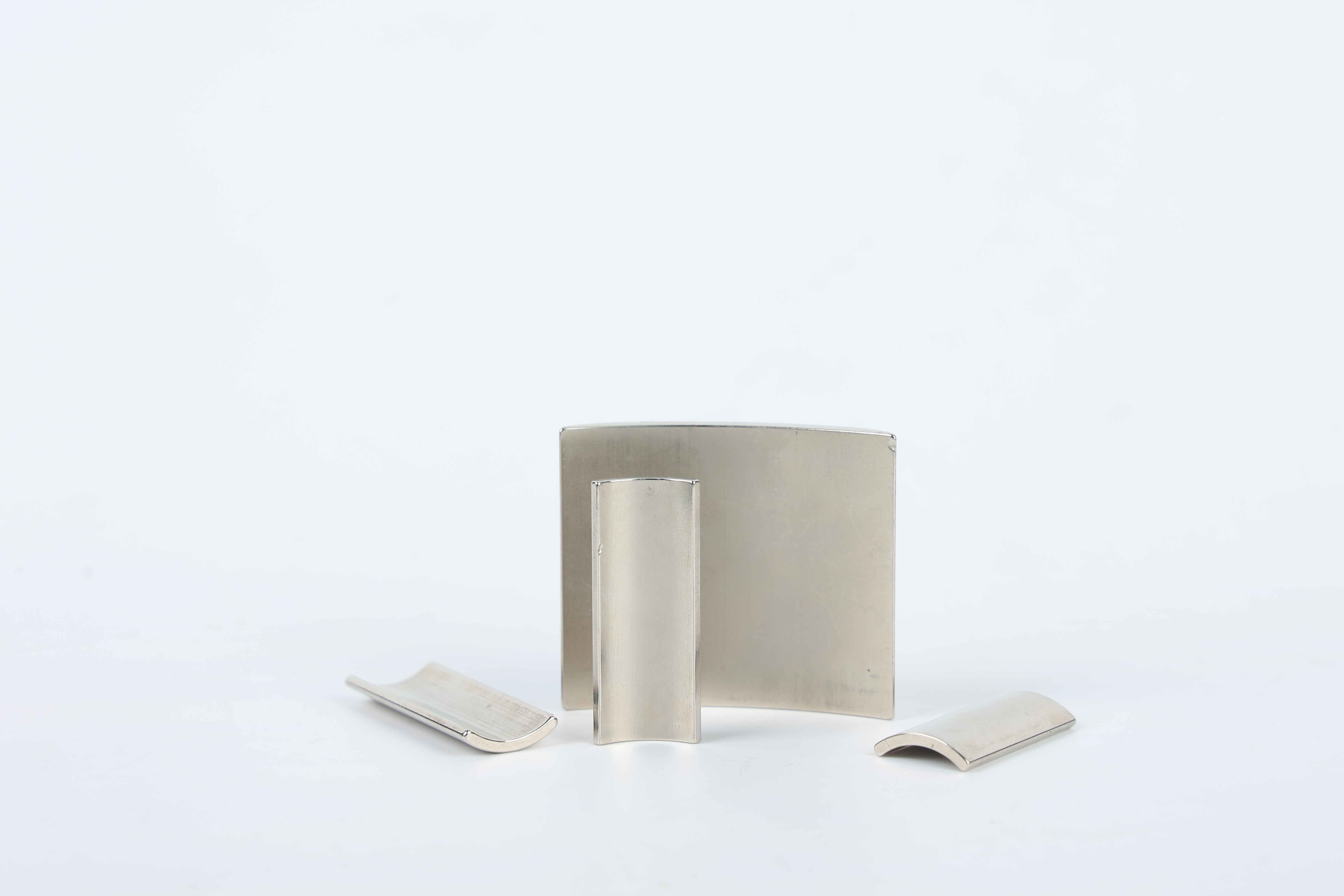 DMAGG02 N38SH High-Temperature Arc Neodymium Magnet | Nickel-Plated Rare-Earth Permanent Magnet
